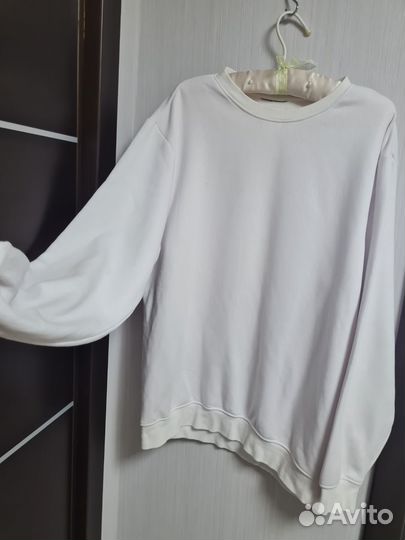 Свитшот белый