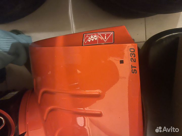 Снегоуборщик бензиновый Husqvarna ST 230