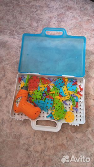 Конструктор с отвёрткой на батарейках