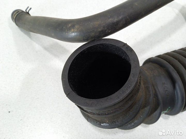 Патрубок воздушного фильтра