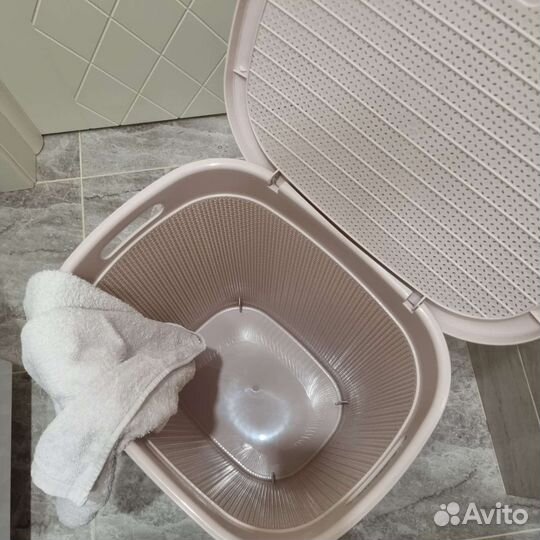 Корзина для белья с крышкой