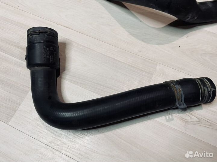 Патрубок радиатора VAG 4B0121049S