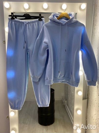 Костюм женский