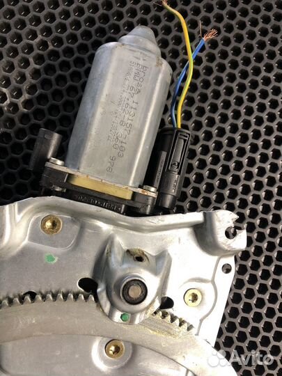 Стеклоподъемник bmw e36