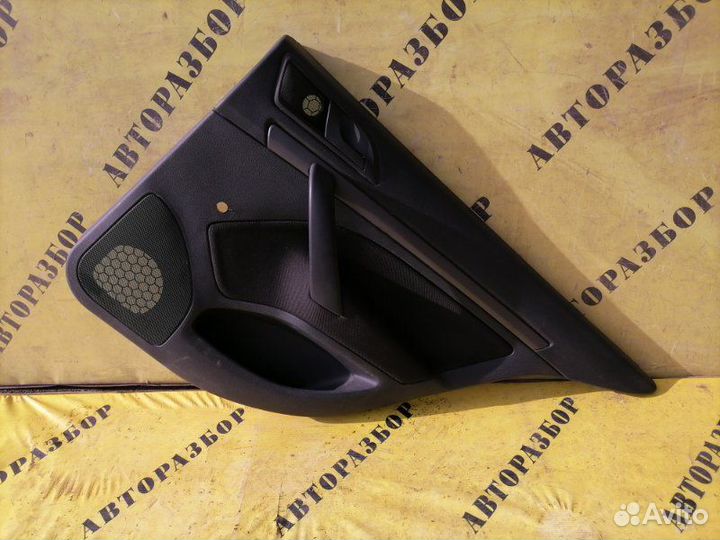 Обшивка двери задней правой Skoda Octavia (A5)