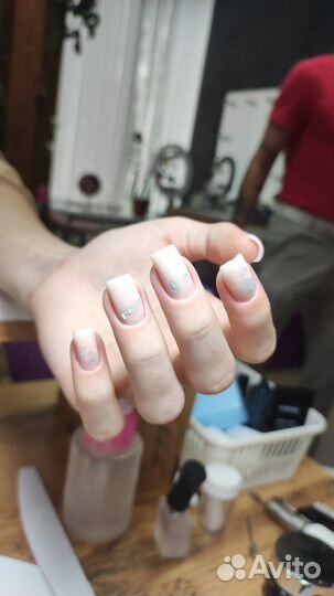 Модель на маникюр