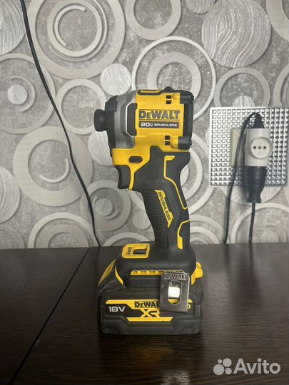 Аккумуляторный винтоверт Dewalt dcf 850