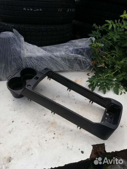 Пластик консоли Мазда CX-7