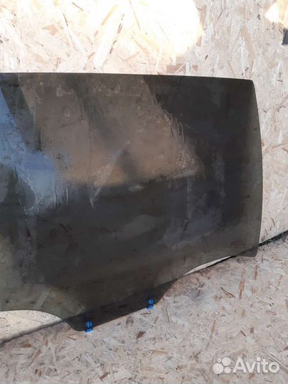 Стекло заднее левое nissan wingroad