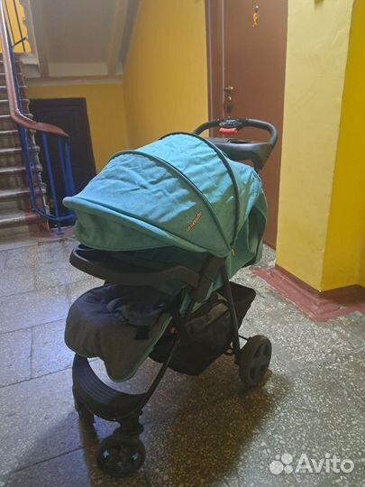 Прогулочная коляска