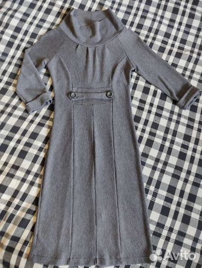 Платье строгое