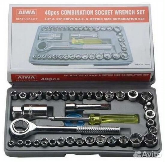 Набор инструментов с трещоткой и съемными головкам