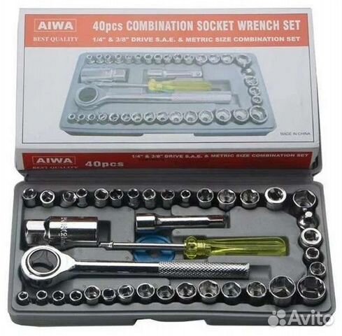 Набор инструментов с трещоткой и съемными головкам