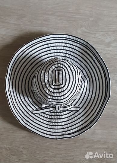 Панама (шляпа) женская летняя черно-белая полоска