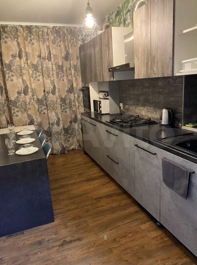 2-к. квартира, 56 м², 4/9 эт.