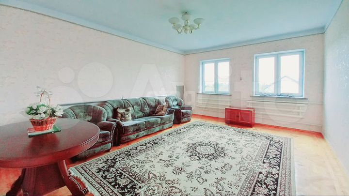 Дом 183,8 м² на участке 8,1 сот.