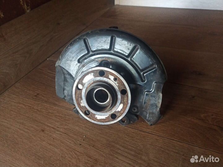 Кулак поворотный передний левый Vw Polo cfna 2013