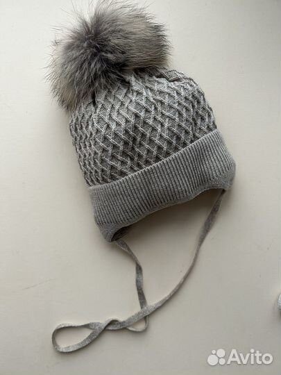 Шапка с натуральным помпоном