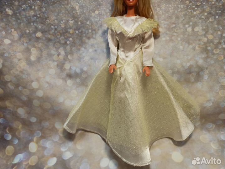 Платье для кукол формата Барби