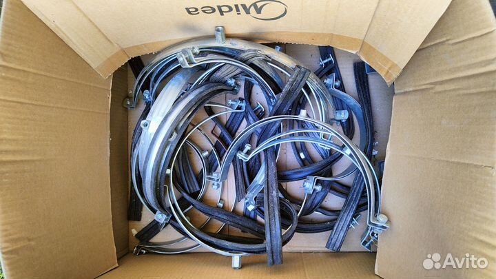 Крепеж труб разный