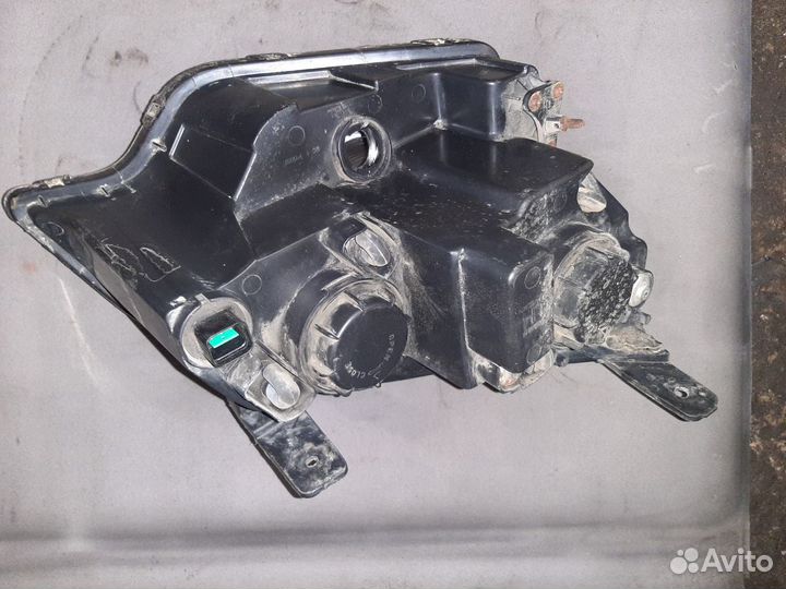 Фара левая Opel Antara