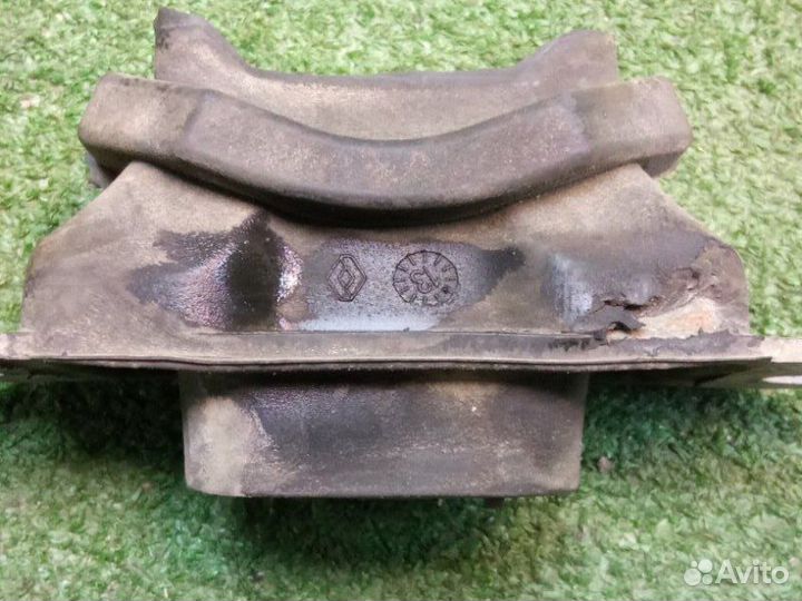 Опора двигателя Renault Duster K4MA690 2013