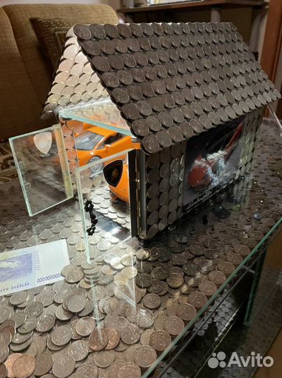 Домик для lamborgini из монет