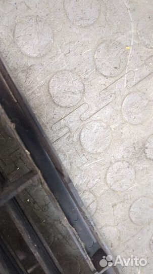 Решетка радиатора Volkswagen Transporter 4