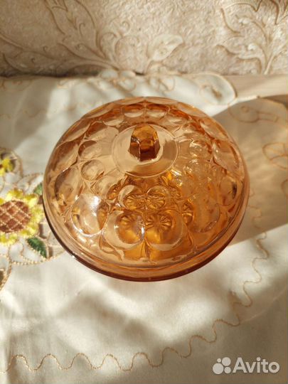 Сахарница с крышкой, цветное, медовое стекло