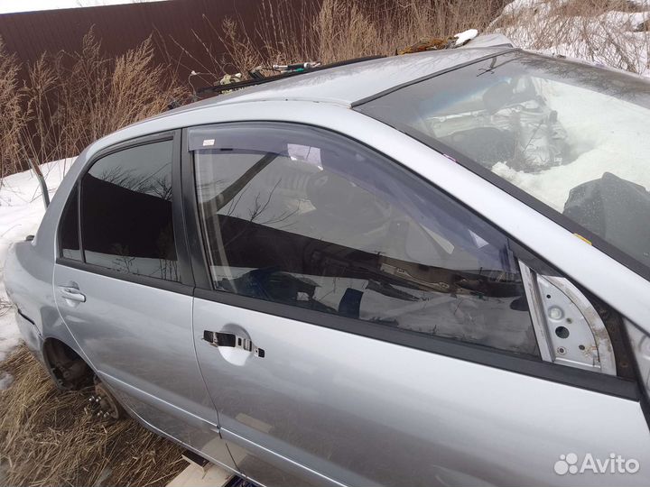 Стекло правое Митсубиси Лансер 9 седан