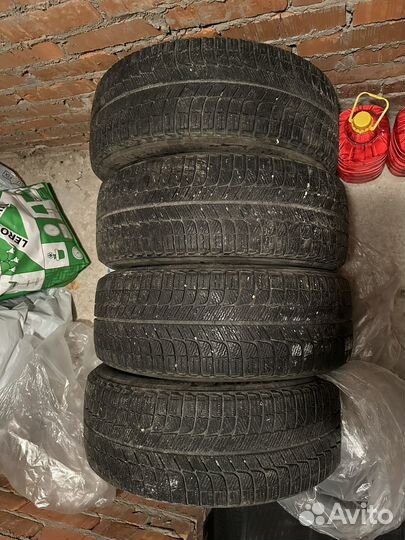 Michelin X-Ice XI3 215/55 R17 98H