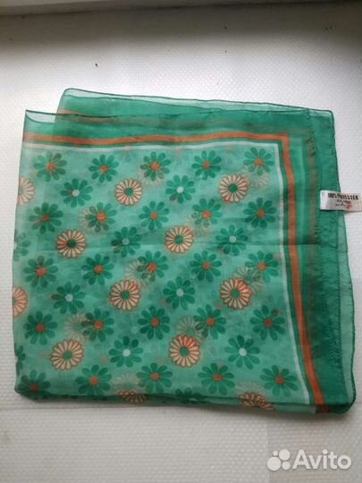 Полотенце новое, женские платки