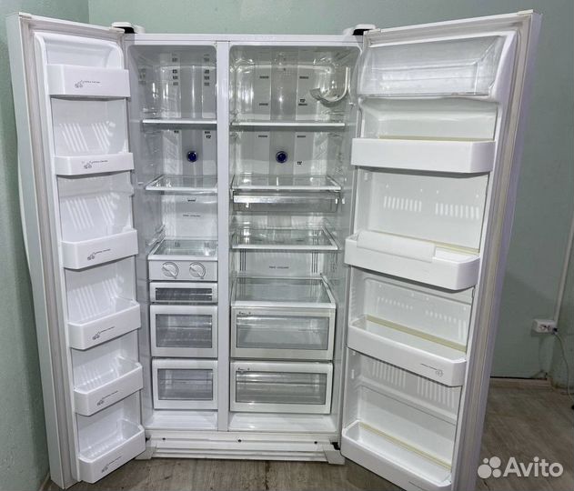 Холодильник side by side by