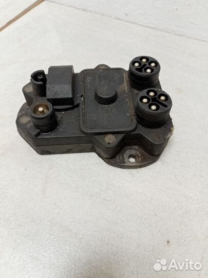 Блок управления зажиганием (коммутатор)