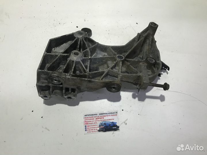 Кронштейн генератора Рено Сандеро Renault Sandero