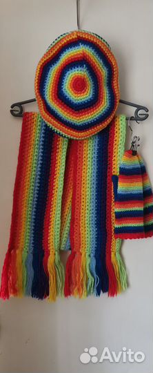 Шапка, шарф и варежки женские комплект