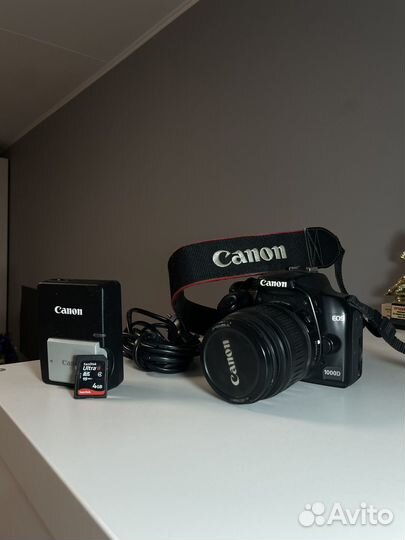 Canon 1000d Kit зеркальный