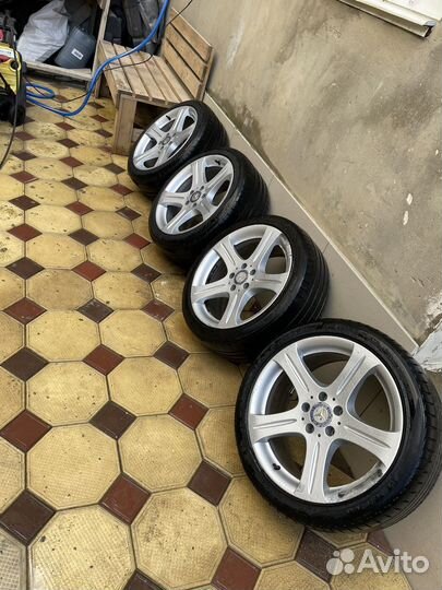 Колеса на mercedes r18 разноширокие