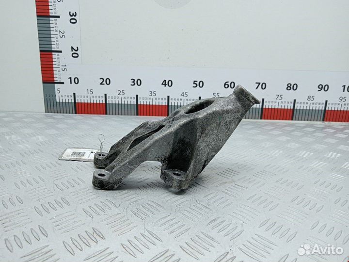 Кронштейн двигателя (лапа крепления) Audi A5 8T