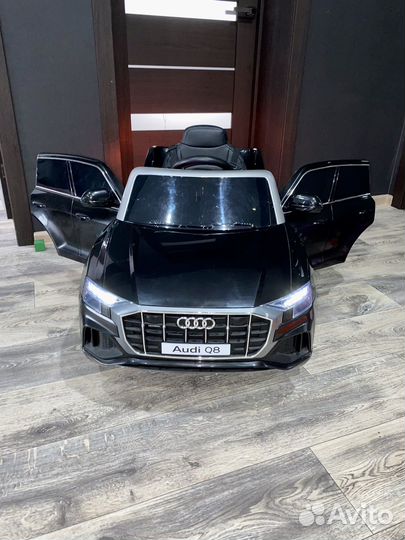 Детская электро машина Audi Q8
