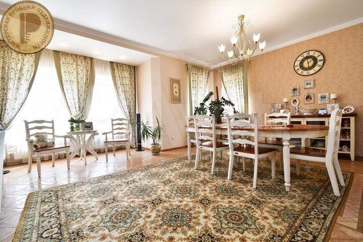 Дом 300 м² на участке 20 сот.