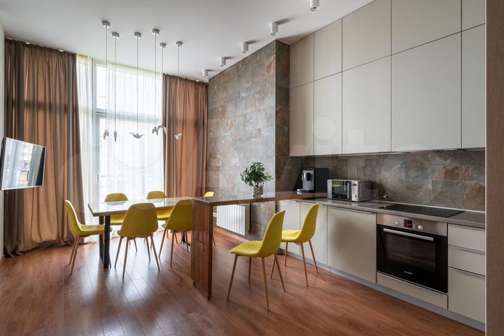 3-к. квартира, 72 м², 2/4 эт.