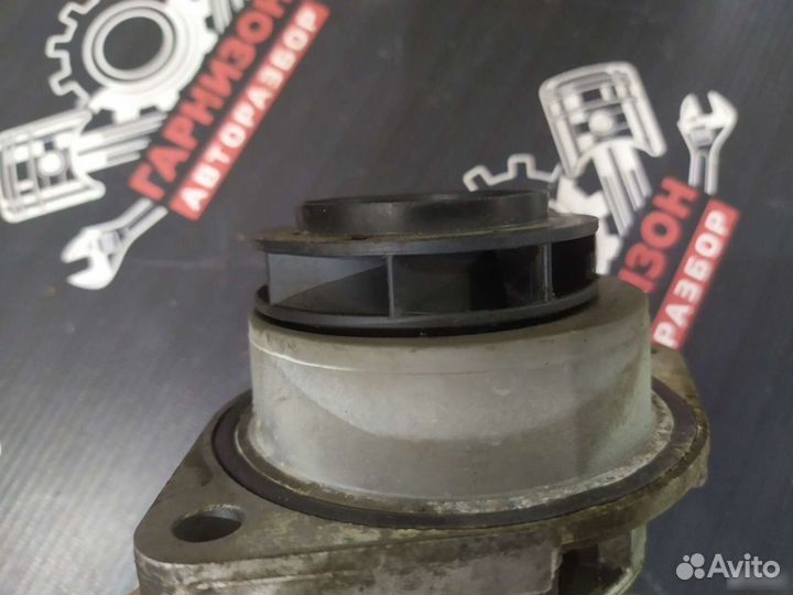 Водяной насос помпа Volkswagen Golf IV