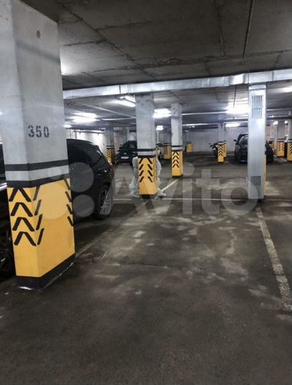 Машиноместо, 14 м²