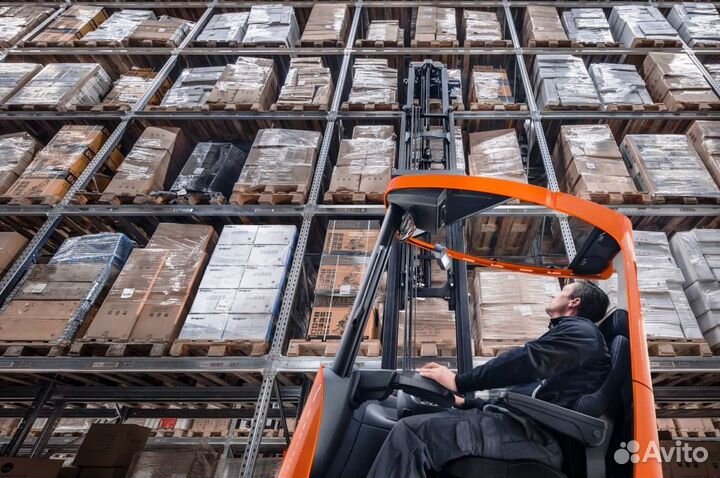 Водитель высотного штабелера