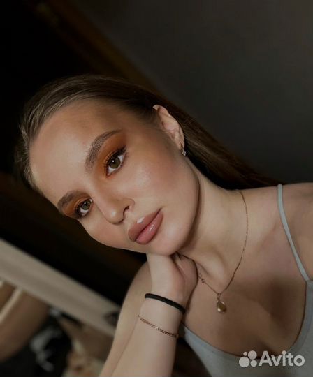 Модель на макияж