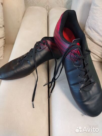 Футбольные бутсы