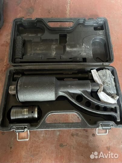 Гайковёрт ручной