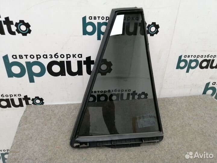 Стекло задней левой двери форточка 84556-65J20