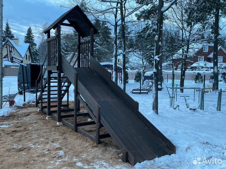 Зимняя горка, деревянная горка